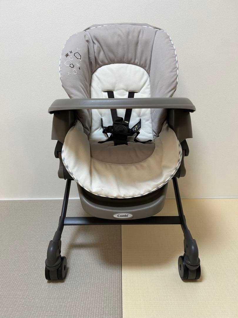 ✨美品✨コンビ✨ハイローチェア✨ネムリラ✨ベージュ✨当日翌日発送対応✨