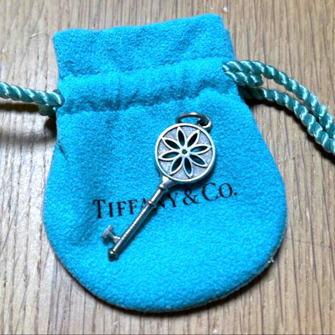 じ*ん様 ティファニー　デイジーキー　トップのみ　Ag925 ⭐️美品⭐️