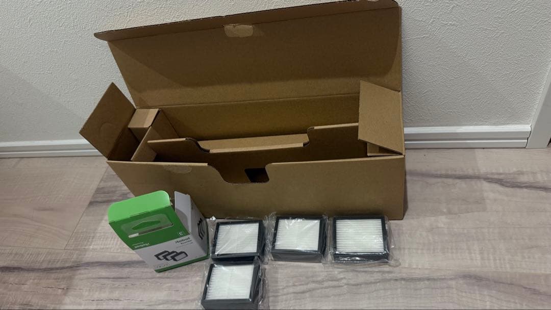 【値下げしました】【1回使用】ルンバj9＋ 限定ブラック/ゴールド