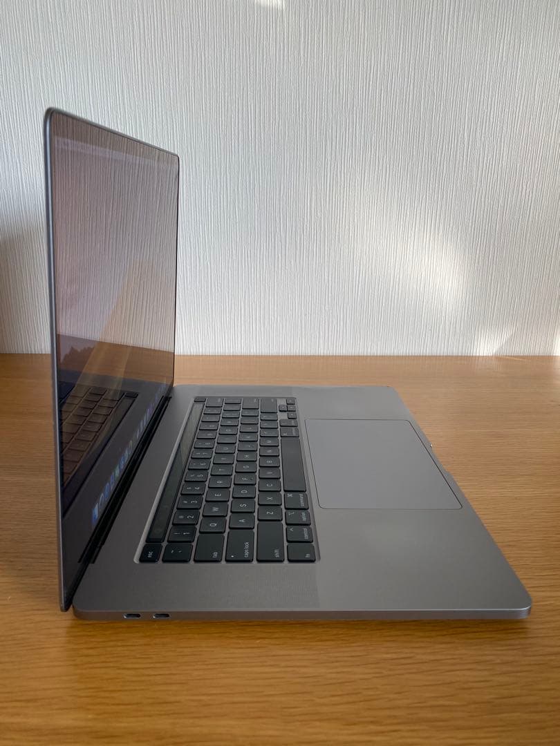 MacBook Pro 2019 高性能・大画面 MacBook本体　充電器付