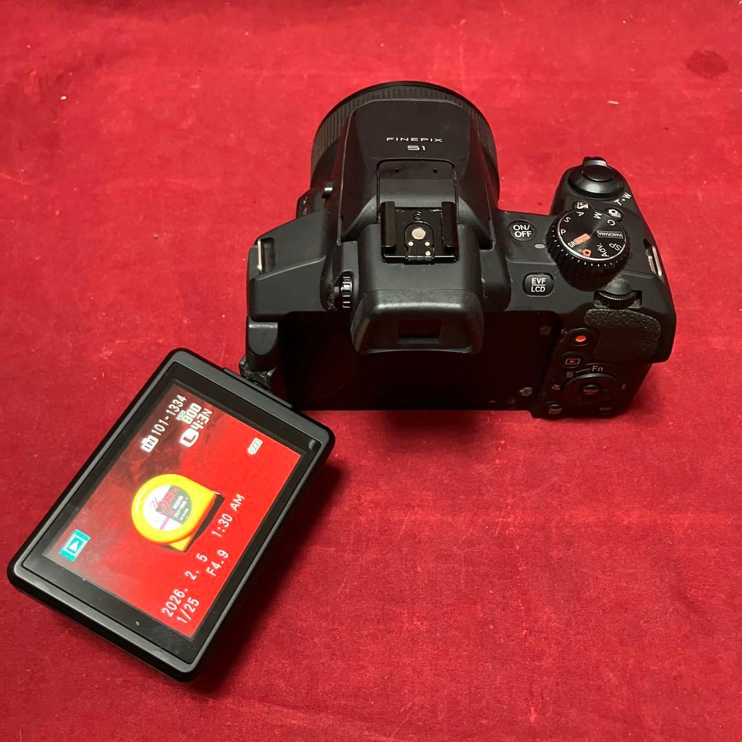 50倍ズーム　Fujifilm FinePix S1