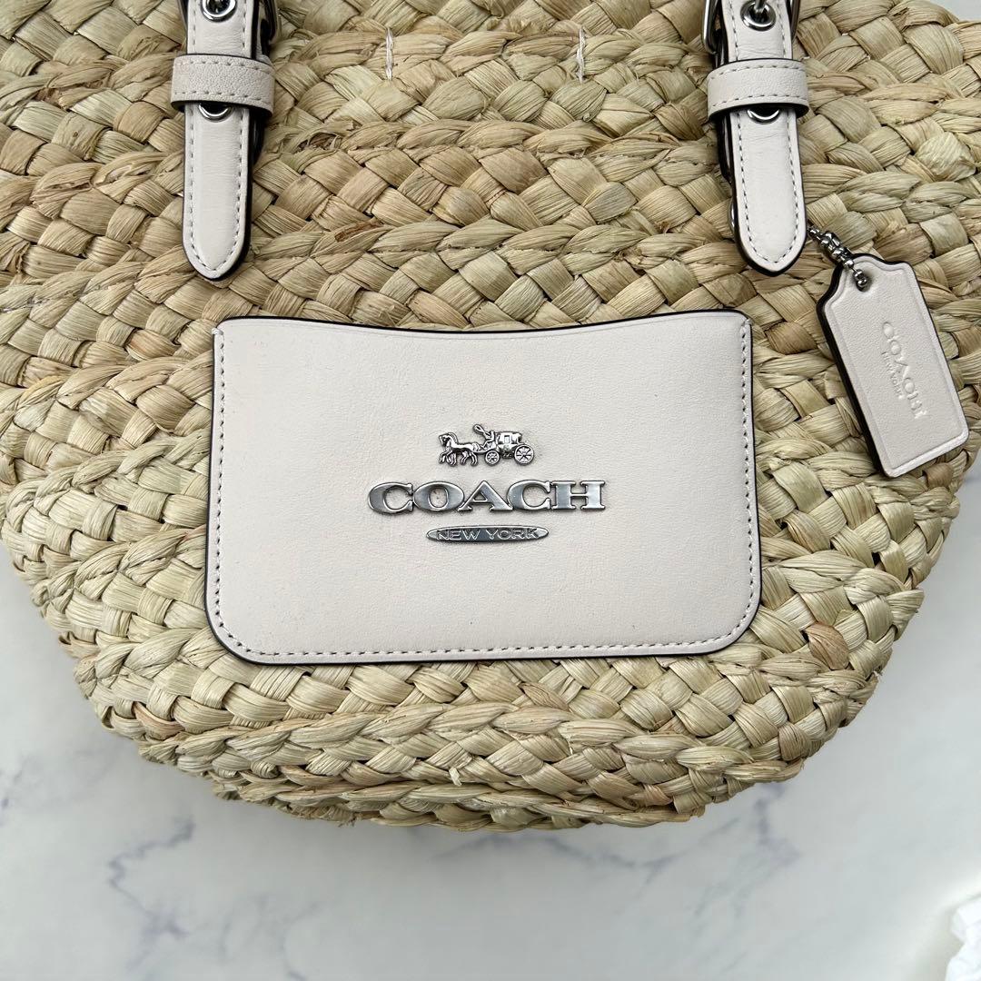 人気カラー✨COACH コーチ ストロー かごバッグ ベージュ ロゴチャーム付