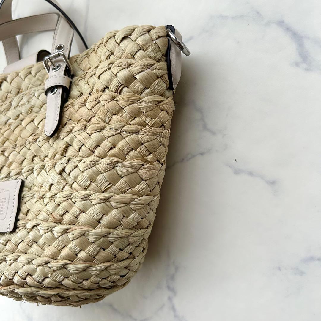 人気カラー✨COACH コーチ ストロー かごバッグ ベージュ ロゴチャーム付