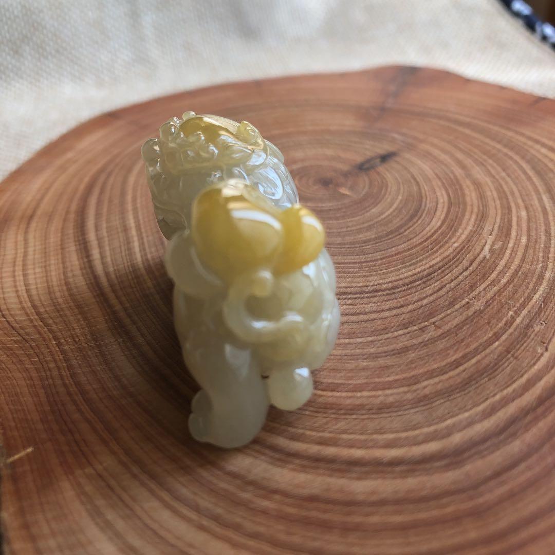 本翡翠　翡翠　獅子　希少　A貨　日本鑑定書付　天然石　魔除け　厄除け　ペア