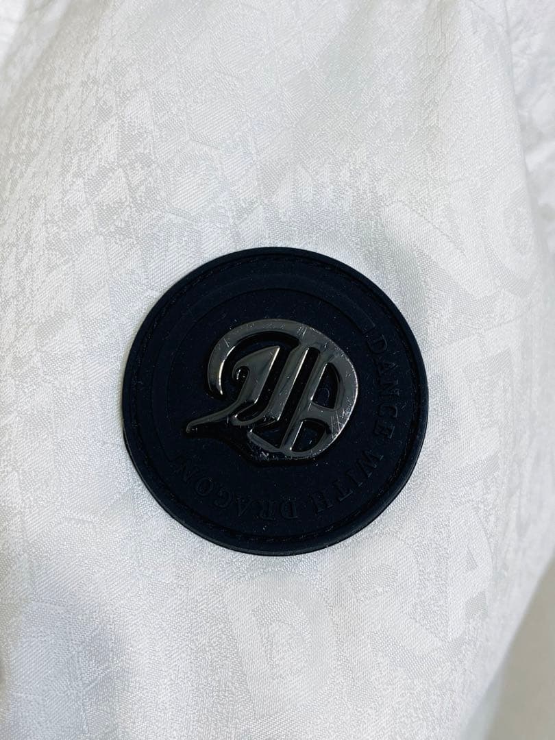 8094. DANCE WITH DRAGON 総柄 ダウンジャケット