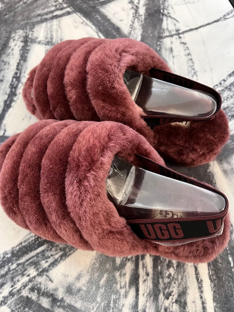 くろUGGアグフラットフライヤーサンダル