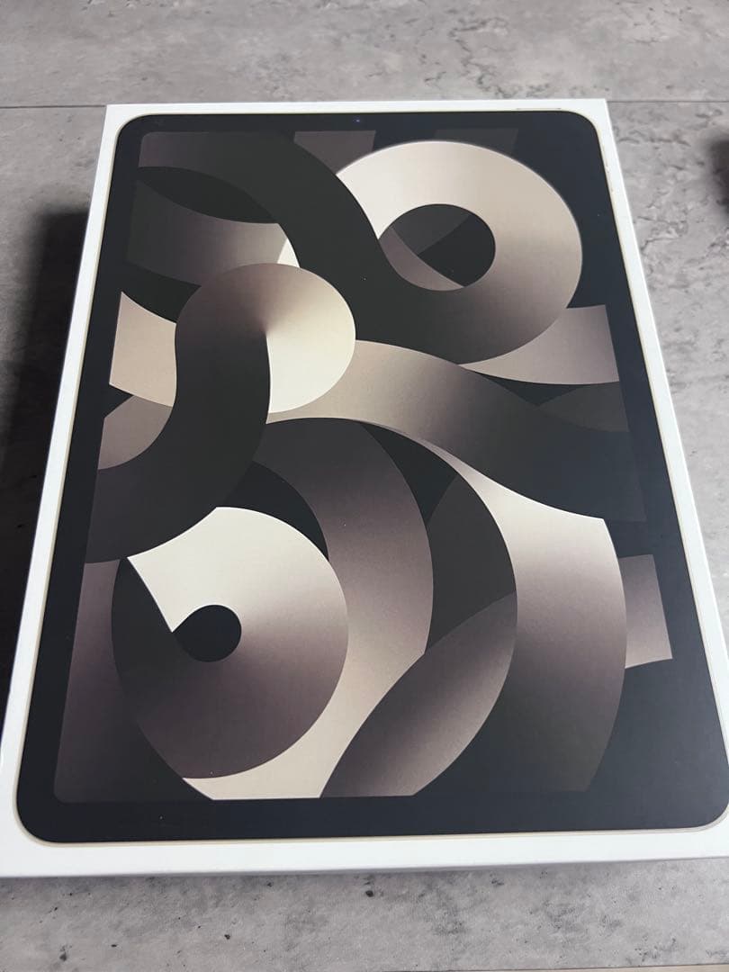 iPad Air 第5世代 Wi-Fiモデル　64GB スターライト