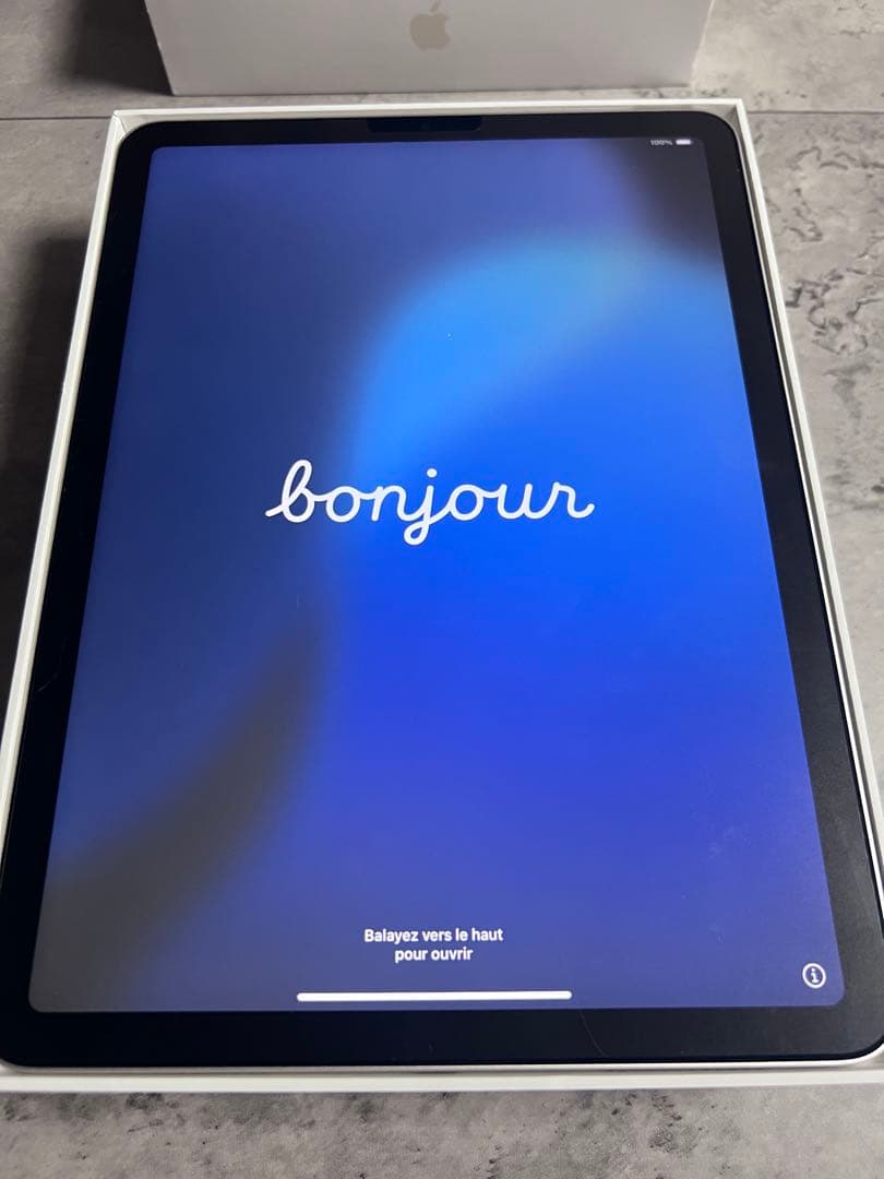 iPad Air 第5世代 Wi-Fiモデル　64GB スターライト