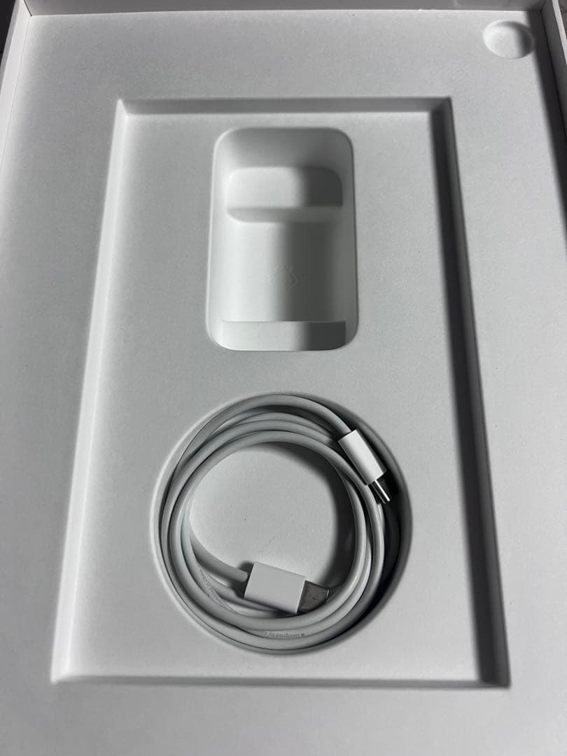 iPad Air 第5世代 Wi-Fiモデル　64GB スターライト