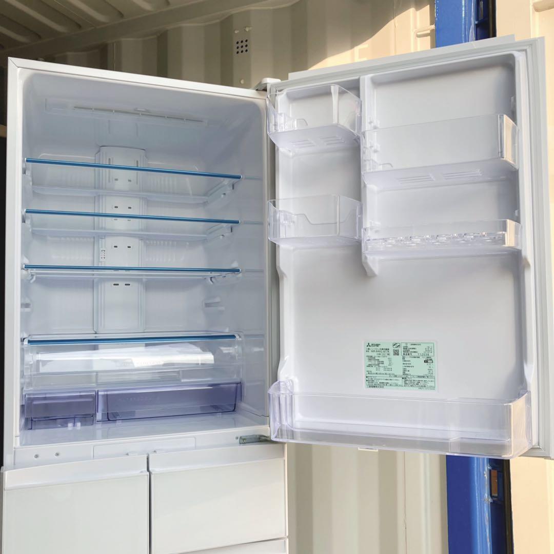 取付無料！三菱チルドルーム搭載おしゃれホワイトインテリアグラス冷蔵庫！洗濯機