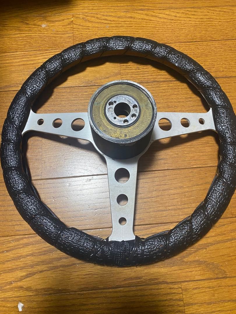 momoインディステアリング　ジムニー　ロードスターJA11 ムーンアイズ