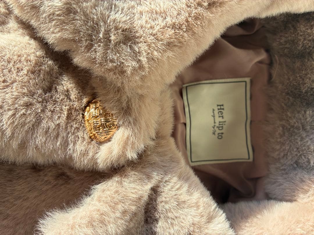 ジャケット・アウター HerLipto Winter Love FauxFurCoat