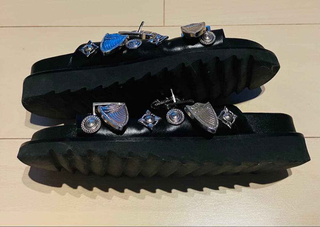 TOGA PULLA ブラック サンダル