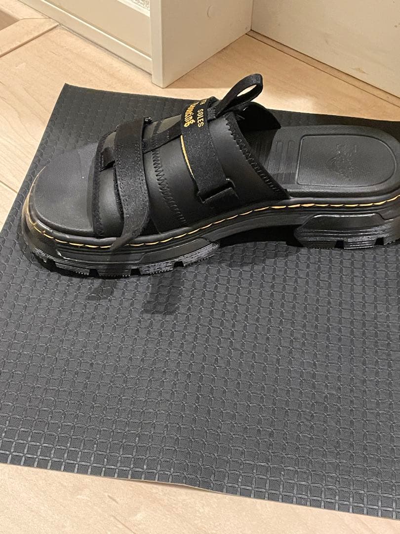 ドクターマーチン サンダル 黒