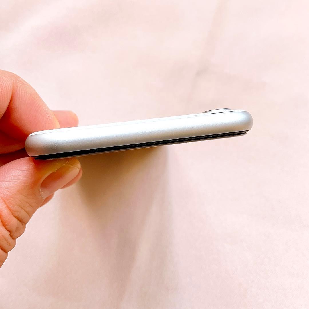 ホワイト iPhone SE 第2世代 64GB アイフォーンApple本体