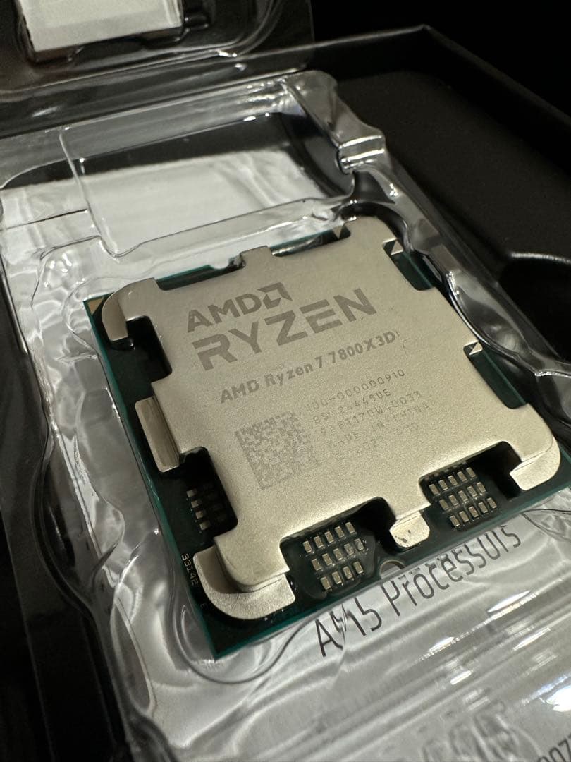 AMD Ryzen 7 7800X3D CPU 本体