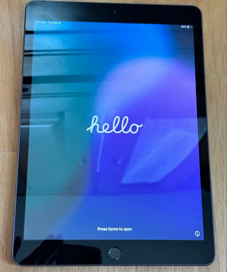 【即日発送！】Apple iPad (第７世代) Wi-Fi 128GB+付属品