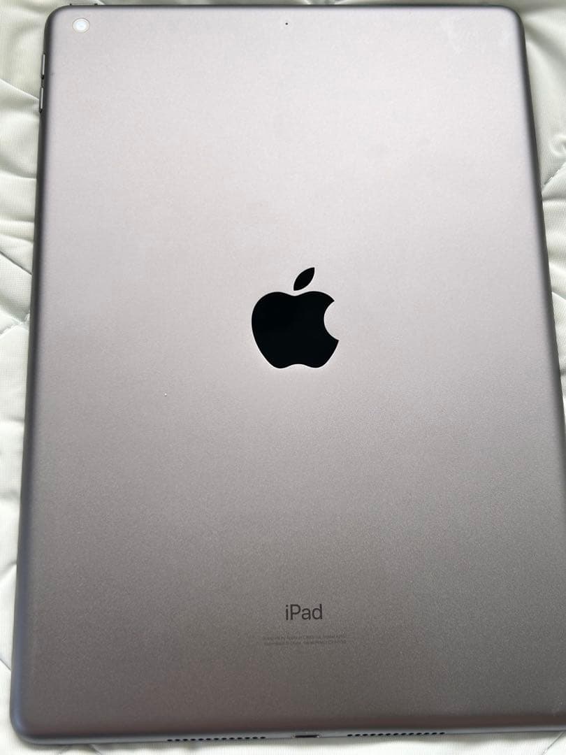 【即日発送！】Apple iPad (第７世代) Wi-Fi 128GB+付属品