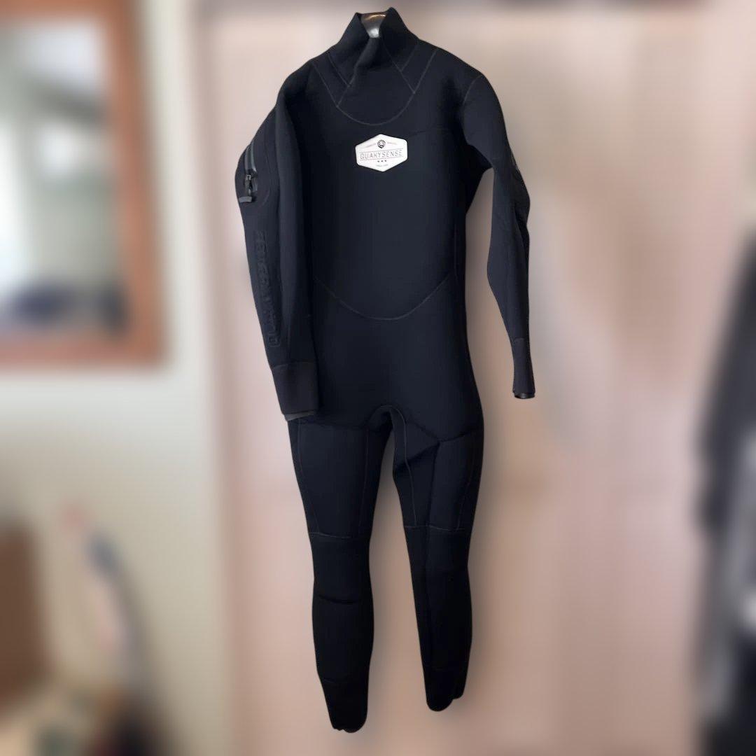 QUAKY SENSEクェーキーセンスドライスーツXL未使用品！ソックス保管袋付