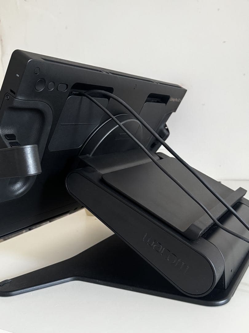 Wacom Cintiq Pro 22 本体＋専用スタンド