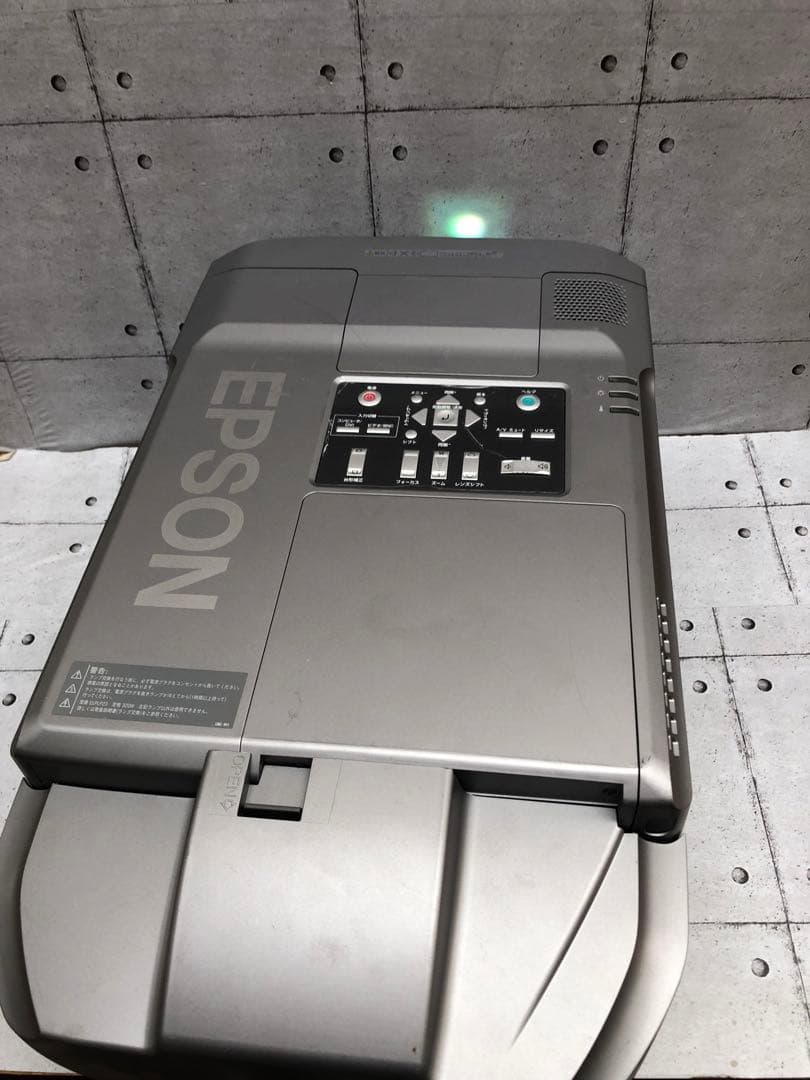 Epson EMP-8300通電のみジャンク品扱い(L172)