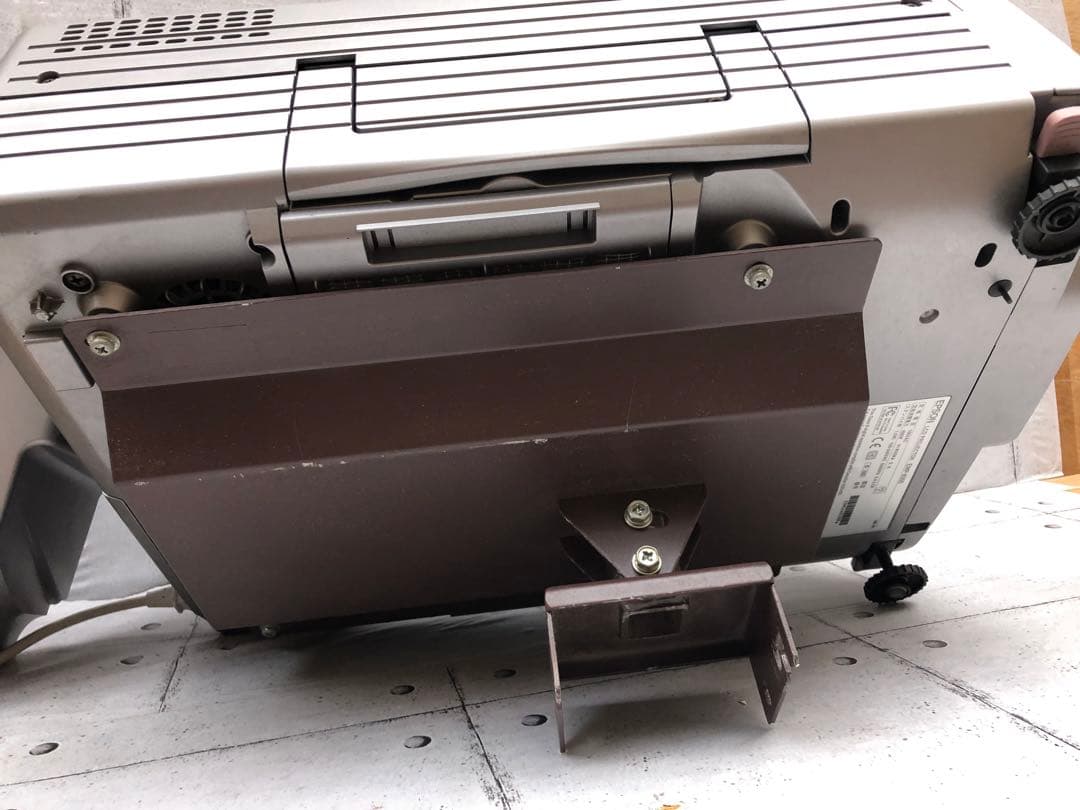 Epson EMP-8300通電のみジャンク品扱い(L172)