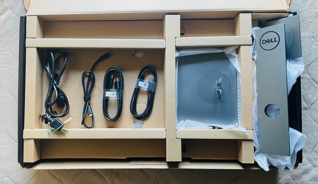 DELL 4Kモニター 27インチ U2720QM【表示不良あり/動作良好】