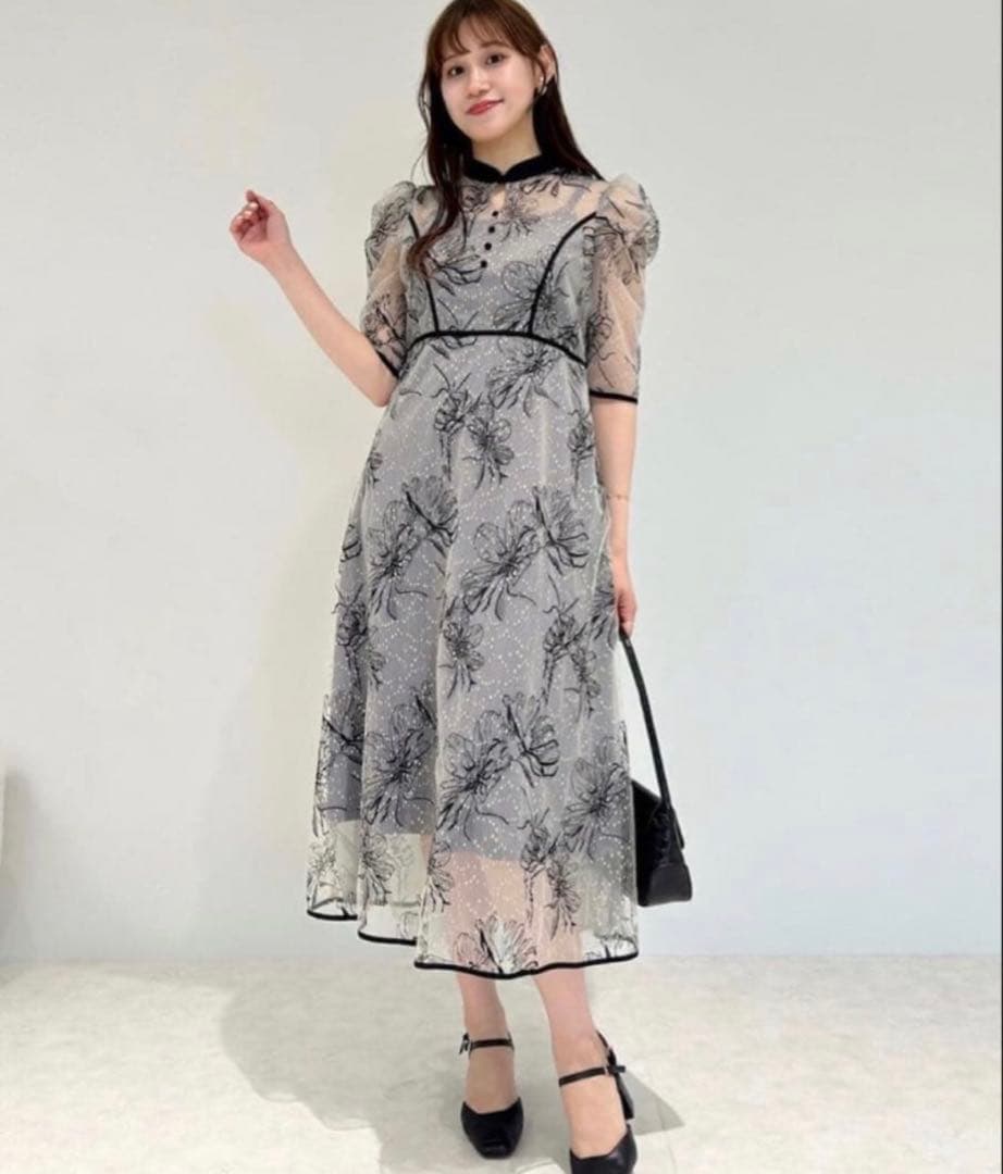 LEJA 配色パイピングプチハイネック花柄刺繍ラメレースロング丈ドレス