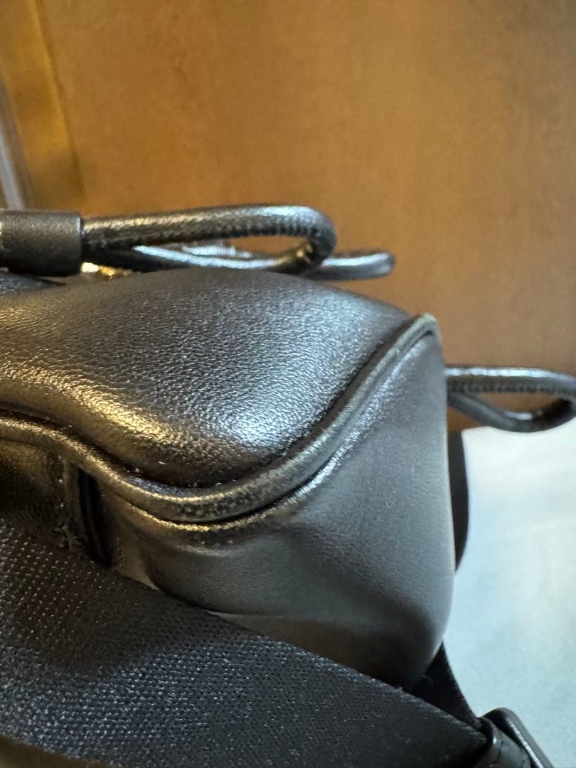 ロジェヴィヴィエボディバッグ