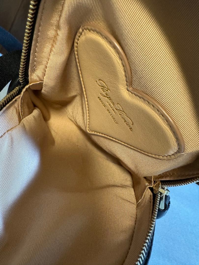 ロジェヴィヴィエボディバッグ