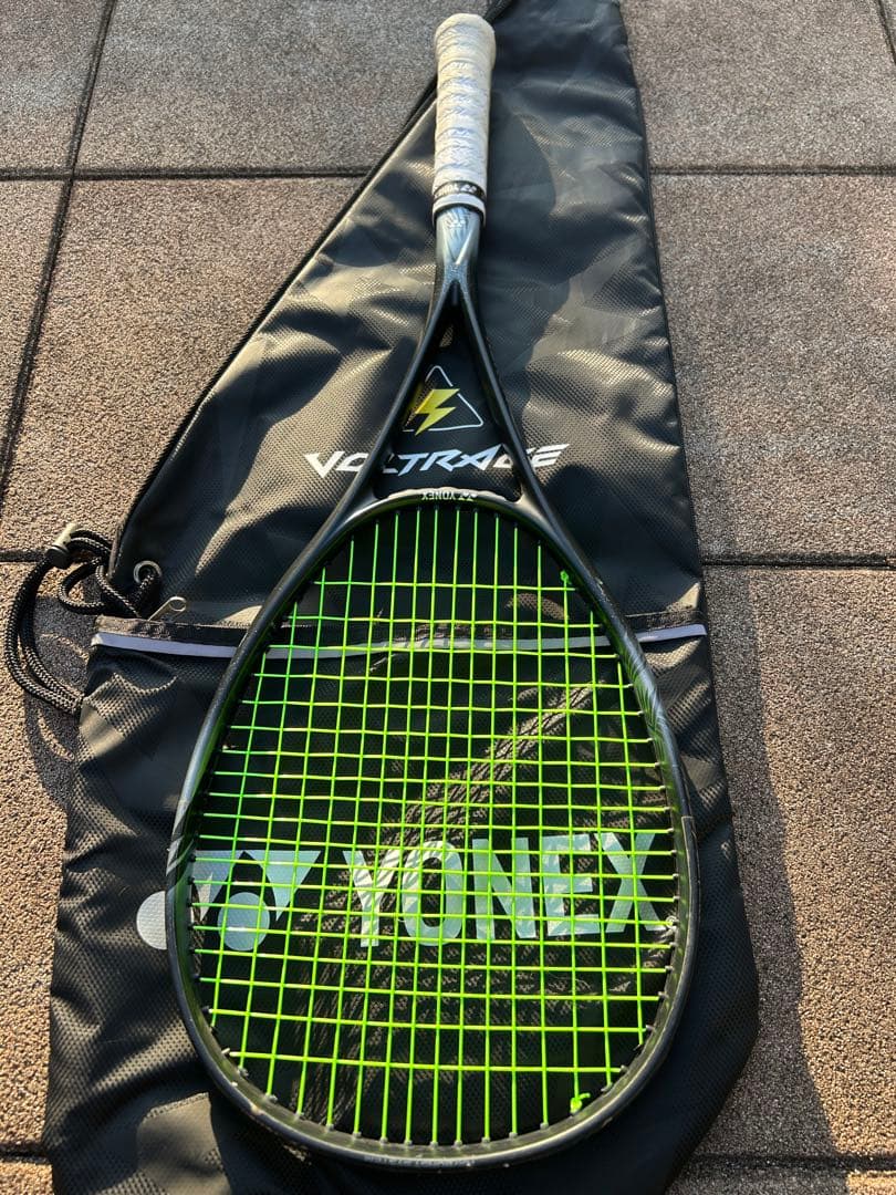【極美品】YONEX VOLTRAGE 8V テニスラケット