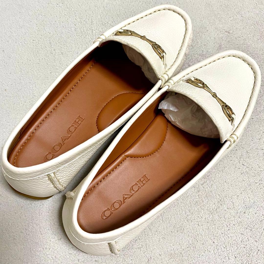【美品】コーチ ドライビングシューズ ローファー ホワイト 未使用