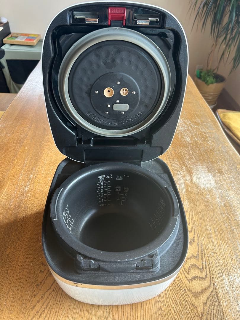 タイガー 5合炊き 圧力IH炊飯器 JPI-A100　 ご泡火炊き