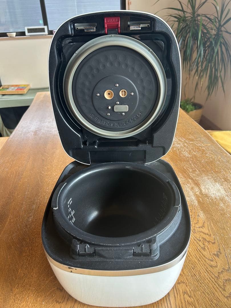 タイガー 5合炊き 圧力IH炊飯器 JPI-A100　 ご泡火炊き