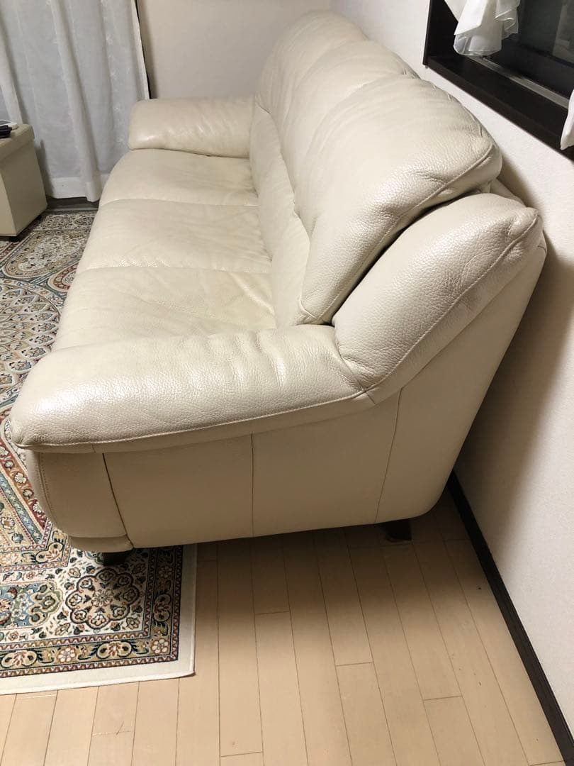 【IDC 大塚家具】3人掛け　本革ソファ　アイボリー