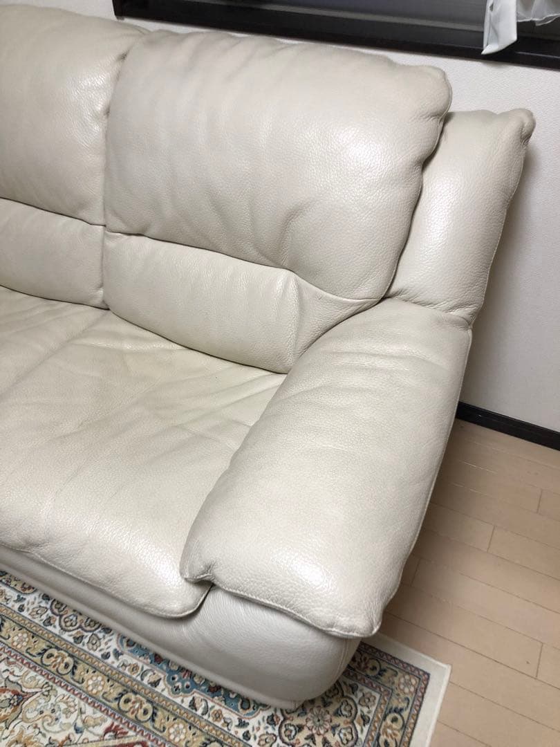 【IDC 大塚家具】3人掛け　本革ソファ　アイボリー