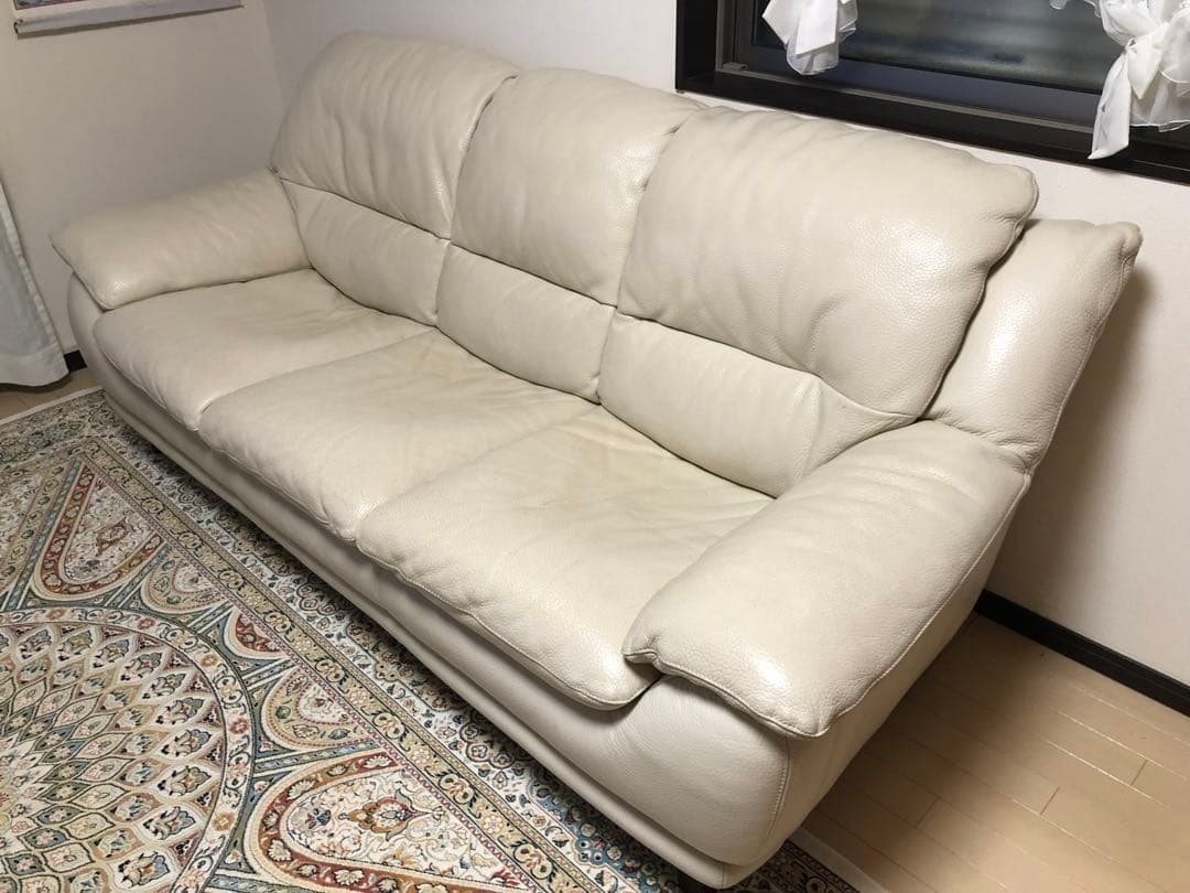 【IDC 大塚家具】3人掛け　本革ソファ　アイボリー