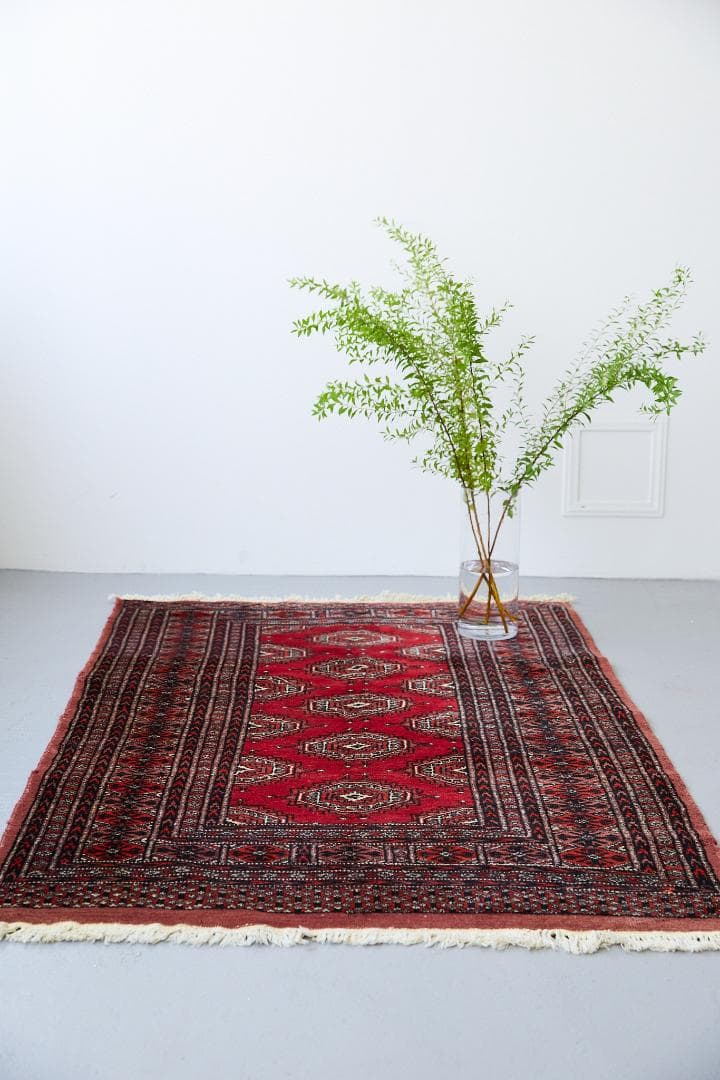 ヴィンテージラグ　トライバルラグ　ラホール産（161×98cm）赤　茶　黒