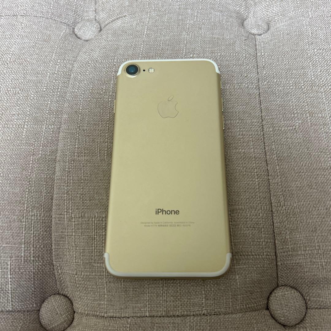 iPhone7 ゴールド128GB ケース付き