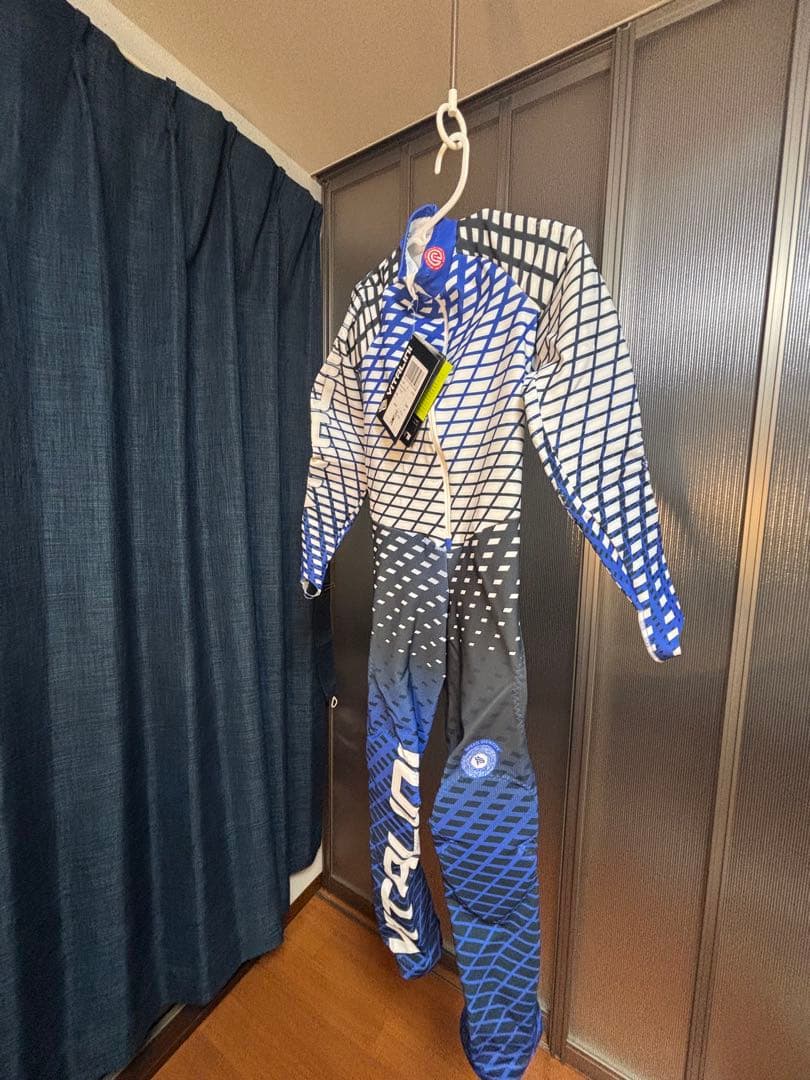 【新品タグ付】VITALINI スキーワンピース★8万弱→特価！転勤のため未着用