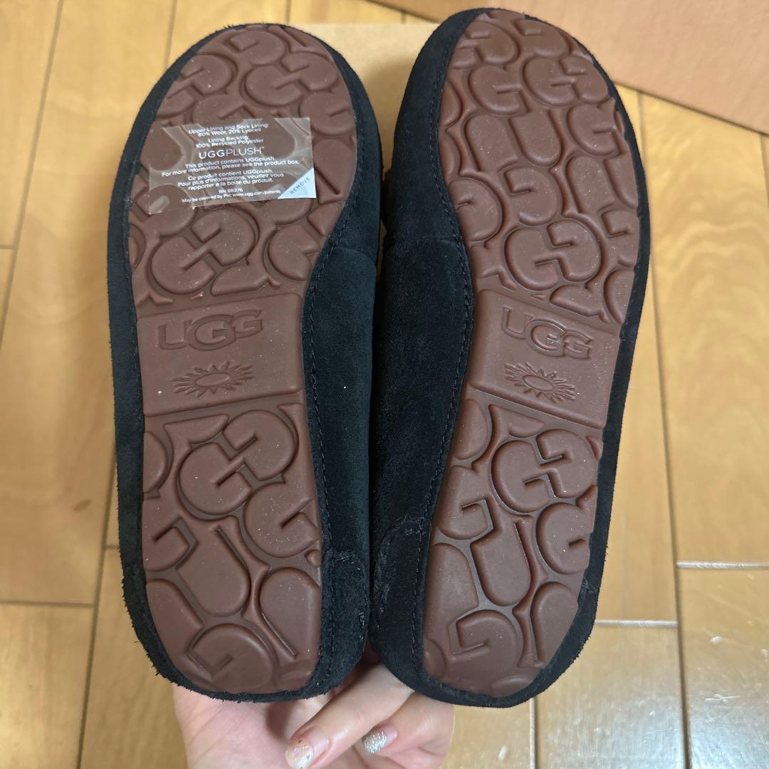 【新品】UGG ブラック モカシン 6 (23cm)