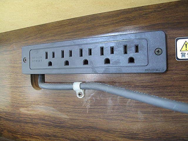 現行モデル カリモク コロニアル 「HC4168NK」テレビボード 約18万