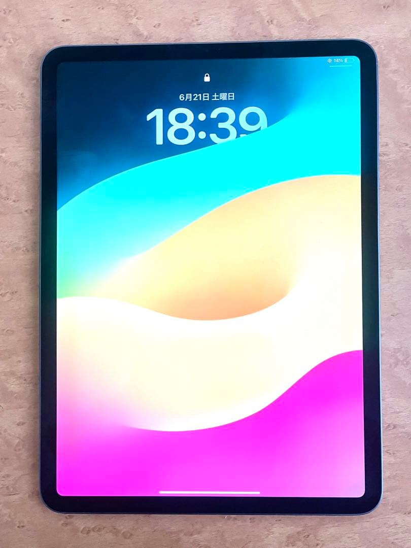 Apple iPad 11インチ スペースグレー 本体 スタンド付き