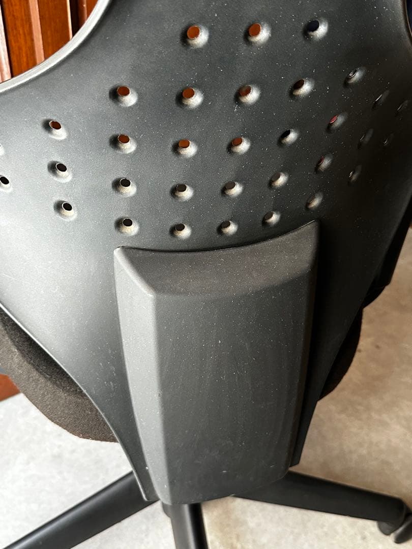 キールハワー チェアジュニア USED