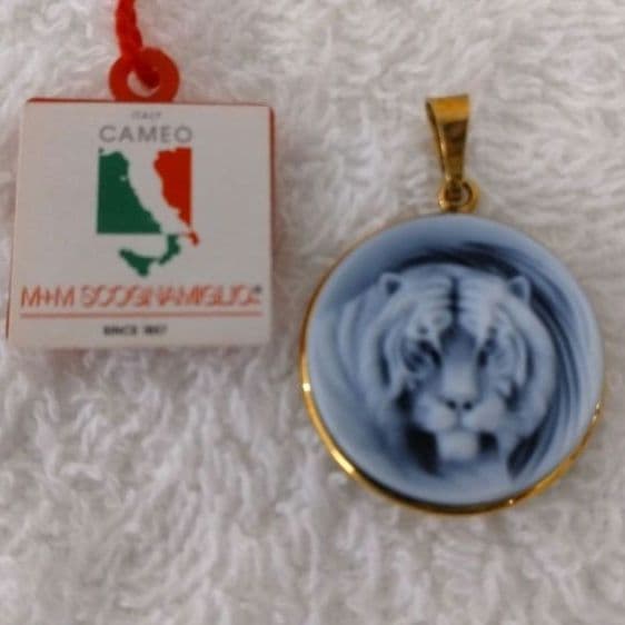 CAMEO ／カメオ虎ペンダントトップK18刻印／ イタリア製／未使用／タイガー