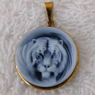 CAMEO ／カメオ虎ペンダントトップK18刻印／ イタリア製／未使用／タイガー