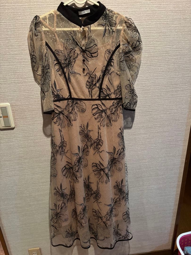 leja パーティドレス　ベージュ　S