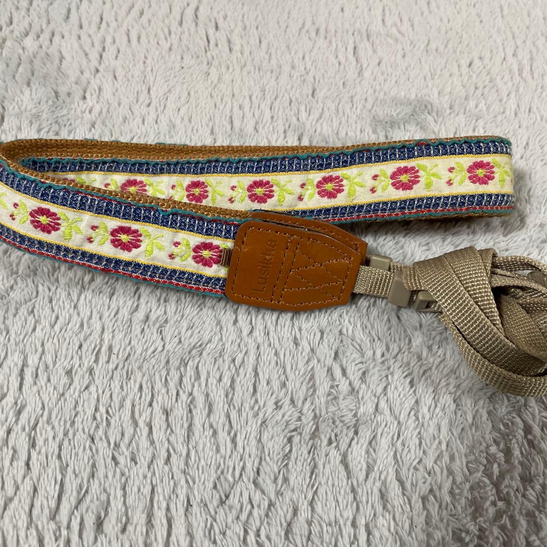 お値下げ価格Nikon 1 J3 ホワイト 超美品ミラーレスカメラ　単焦点レンズ