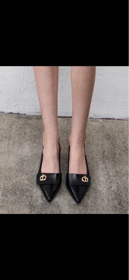 ブラック ポインテッドトゥ スリングバックミュール