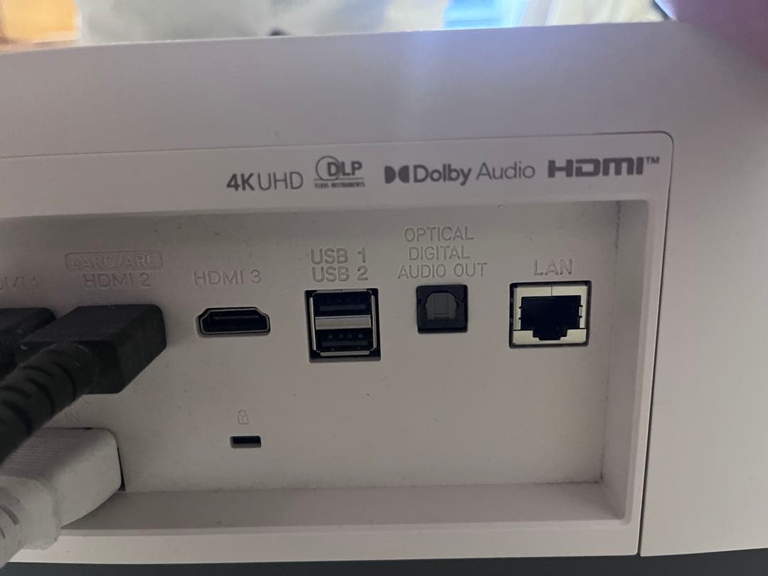 LG HU915QE 超短焦点4Kレーザープロジェクター 2023年購入